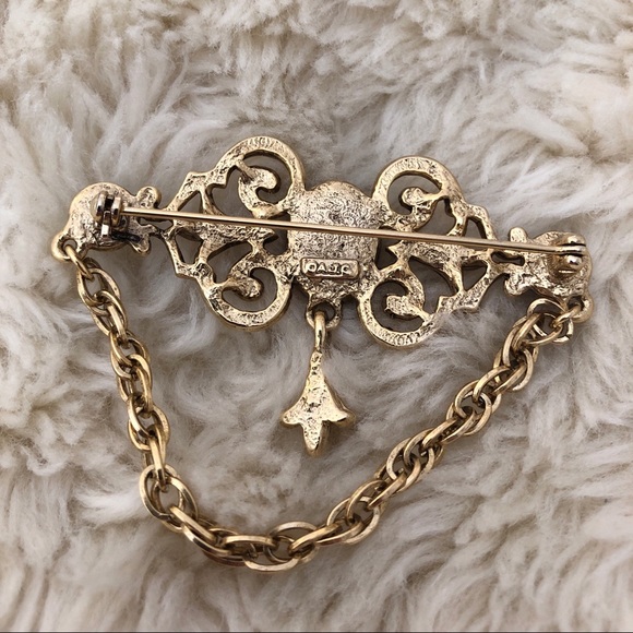 Vintage AJC Victorian Revival Brooch - Picture 3 of 4